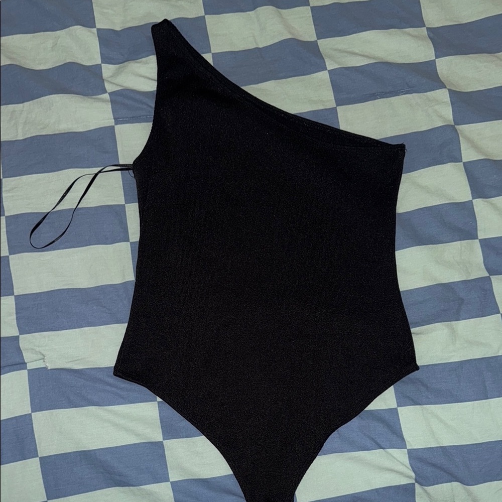 Black One-Shoulder Bodysuit
